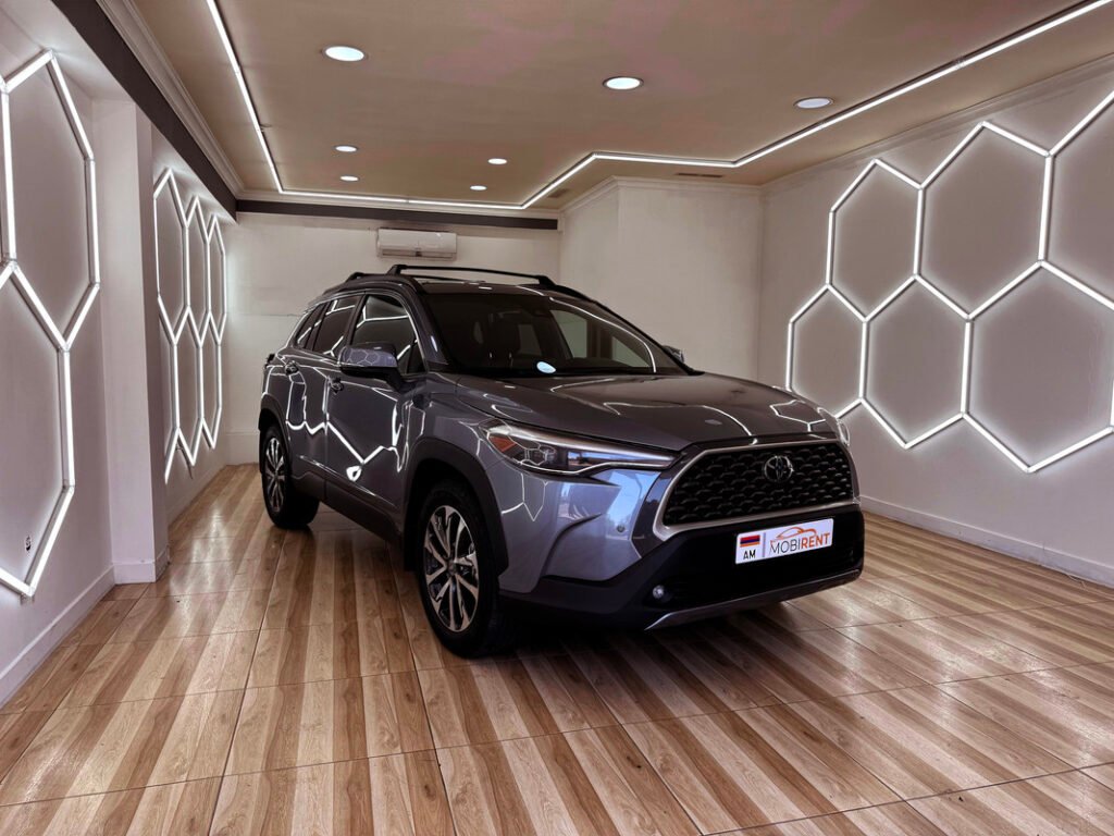 Toyota Corolla Cross 2022 — լուսանկար 2