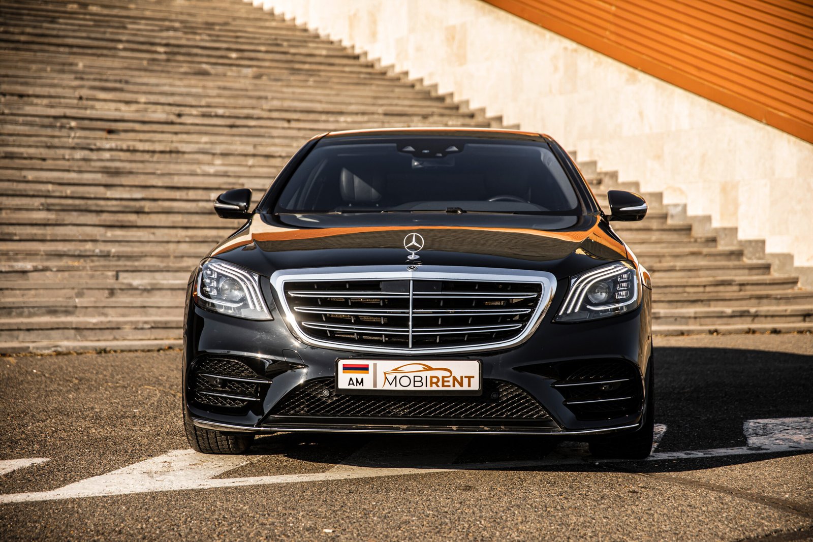 Mercedes-Benz S560