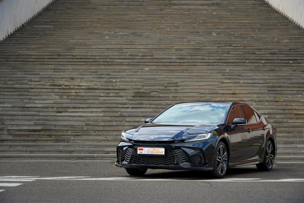 Toyota Camry 2024 — լուսանկար 1