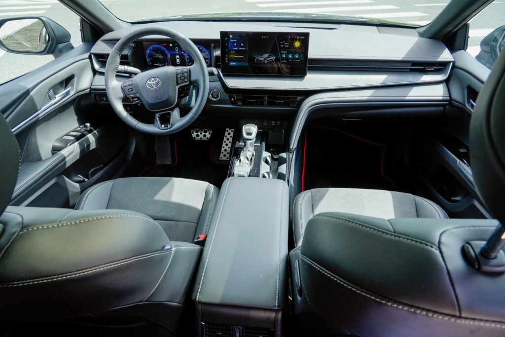 Toyota Camry 2024 — լուսանկար 4