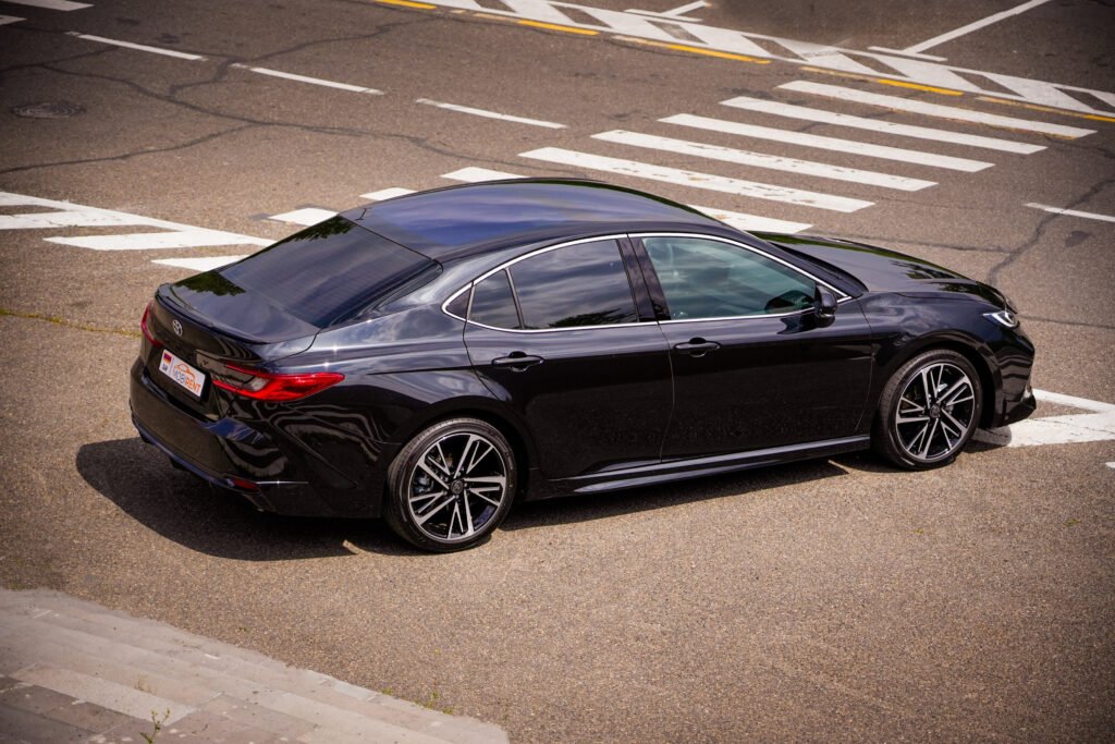 Toyota Camry 2024 — լուսանկար 3