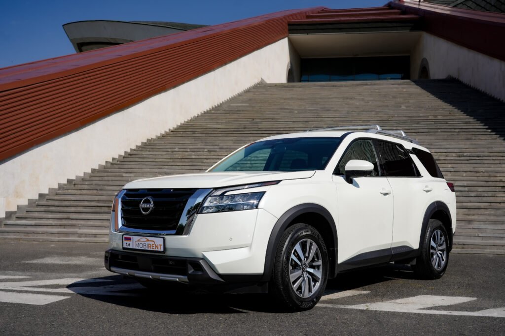 Nissan Pathfinder 2024 — լուսանկար 2